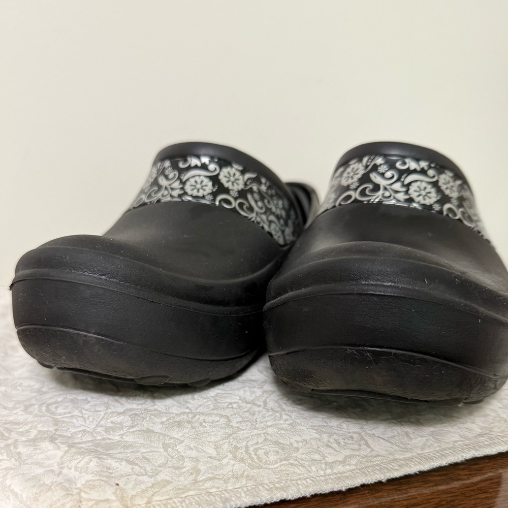 CROCS Black Mules with Decorative White Floral Strap - Picture 2 of 8